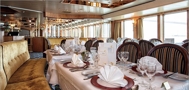crucero fluvial comida